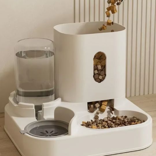 Distributeur automatique de croquettes et d'eau pour chats - universmiaou